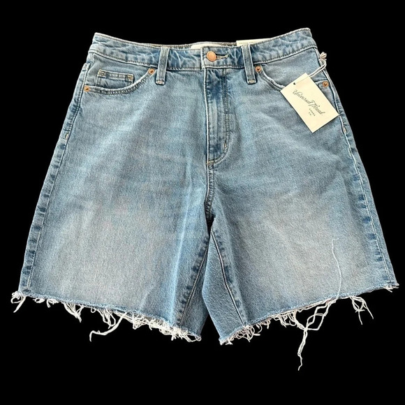 NWT Universal Thread Womens Size 4 Vintage Bermuda Shorts Denim Cut Off Stretch - Picture 3 of 8